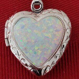 BRAND NEW, 18" STERLING SILVER NECKLACE & OPAL LOCKET!!!